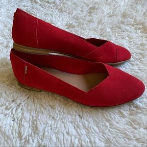 Beautiful red Toms Flats